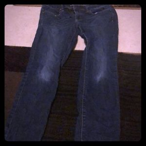 Medium wash standard jegging jeans super stretch